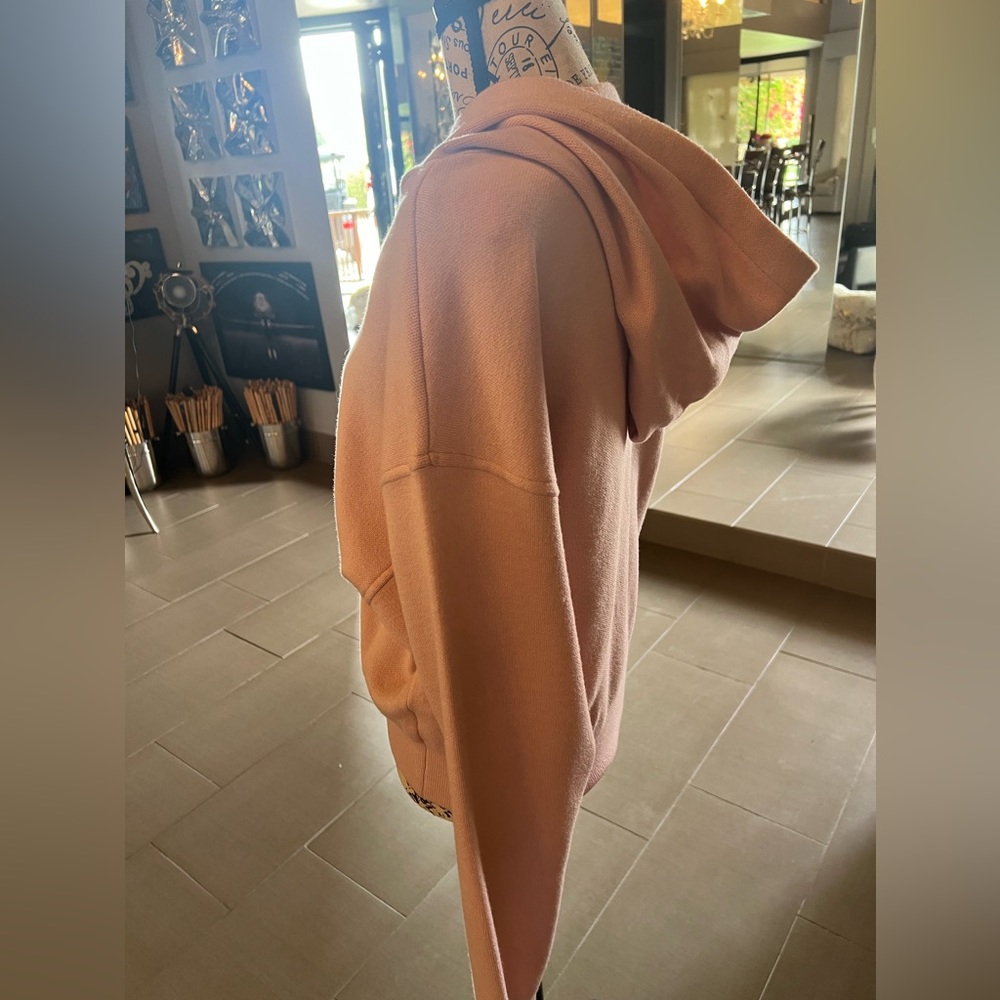 🆕 ONZIE Baby Pink M/L Crop Hoodie - Picture 9 of 17